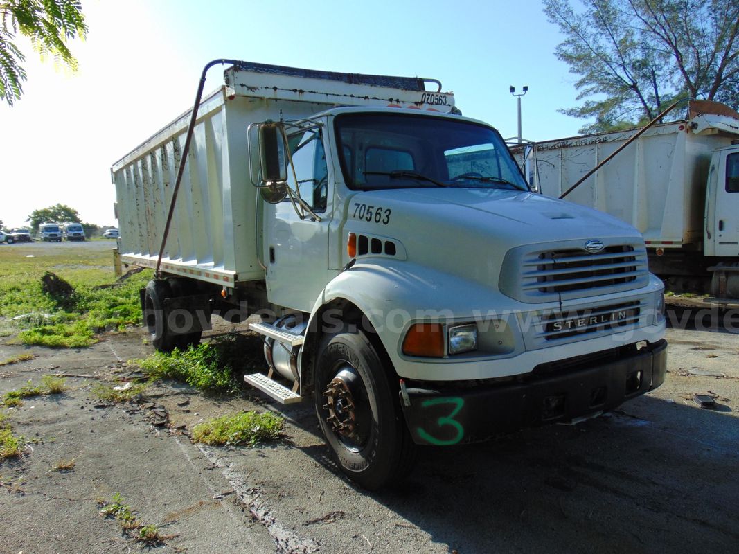 70563/ 2007 Sterling Acterra, with PacMac DB32 Dump body, 32 Cubic yards. SW 26-20 #3