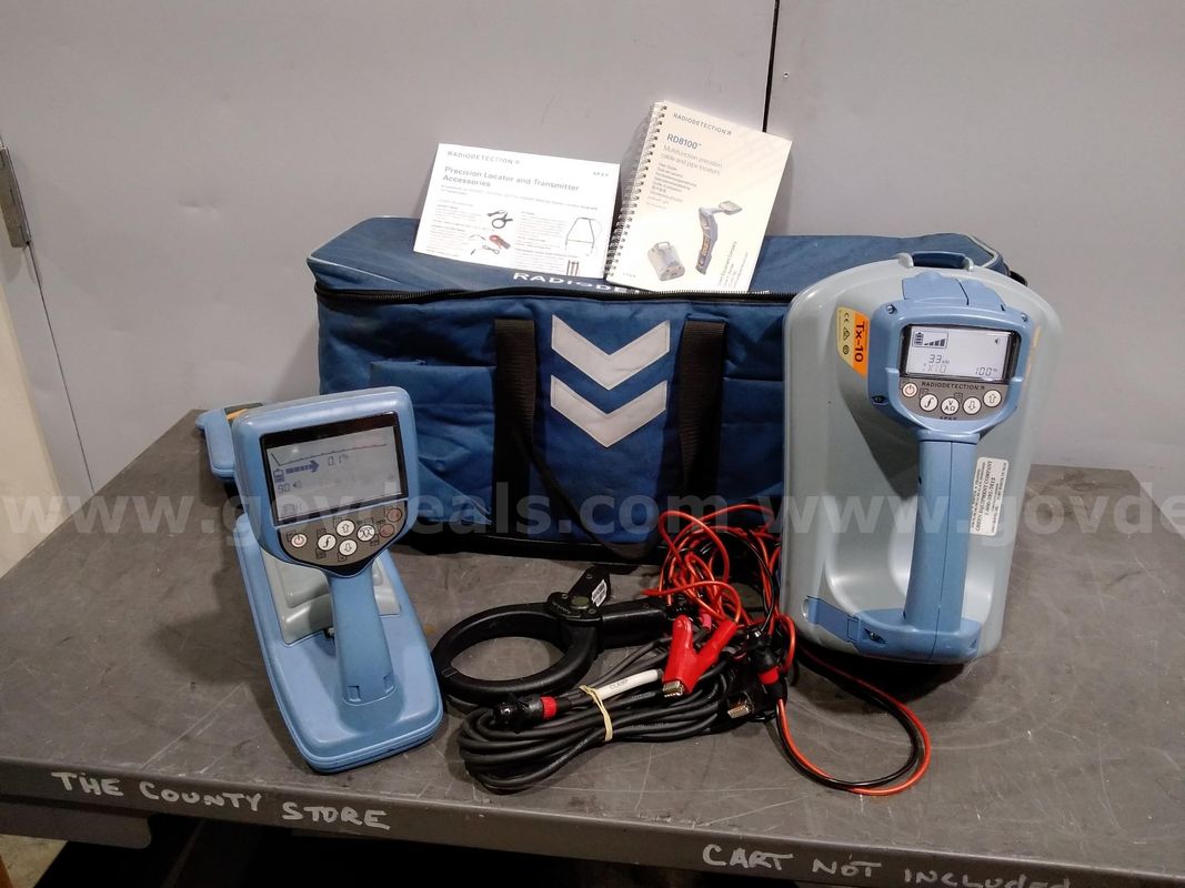 Radiodetection RD8100 cable and pipe locator and transmitter.