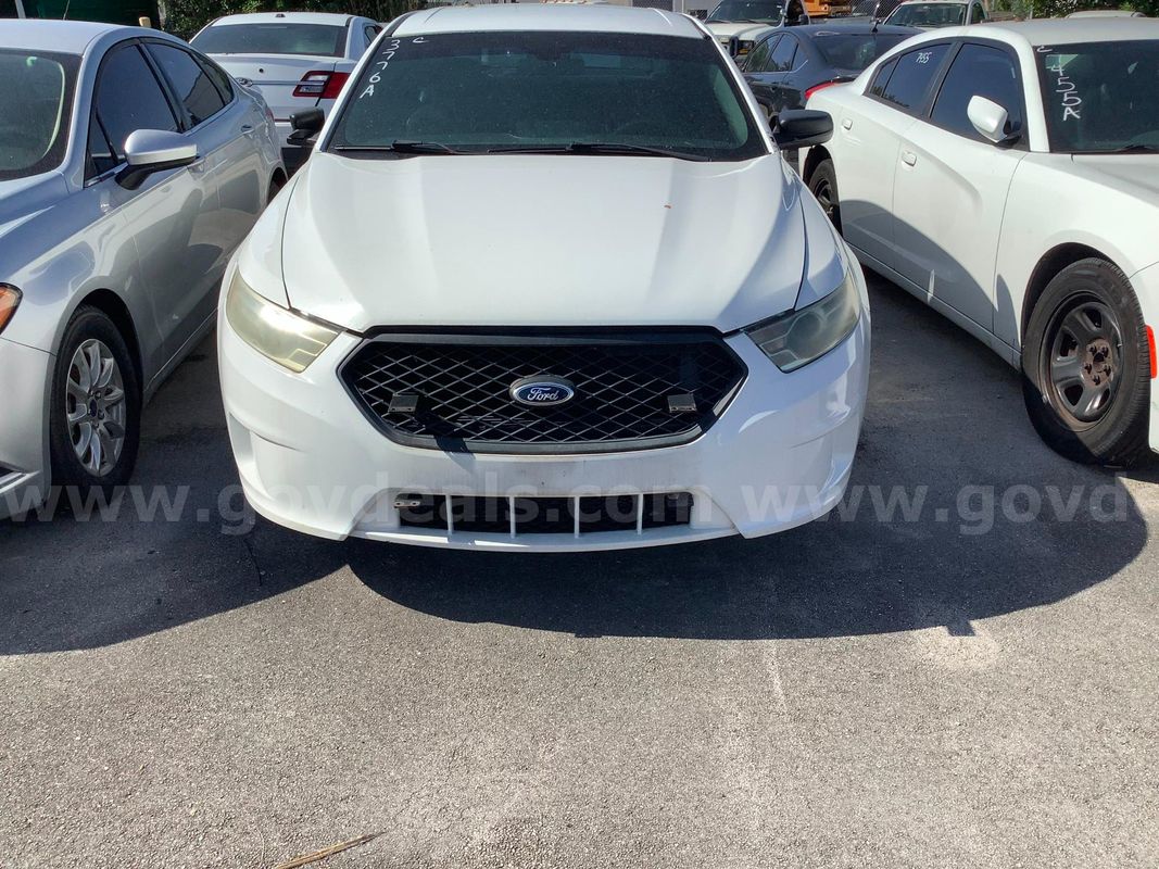 3776A/ 2015 Ford Taurus