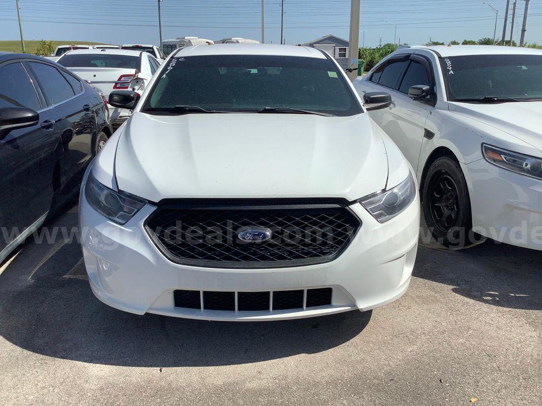 5861A/ 2018 Ford Taurus