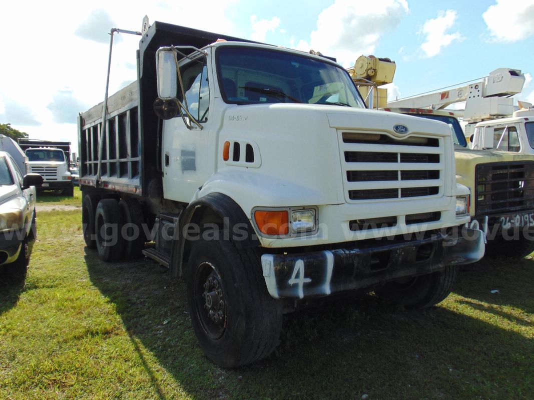 4-0304/ 1998 Ford LT850, Dump truck. WASD 26-12 #4
