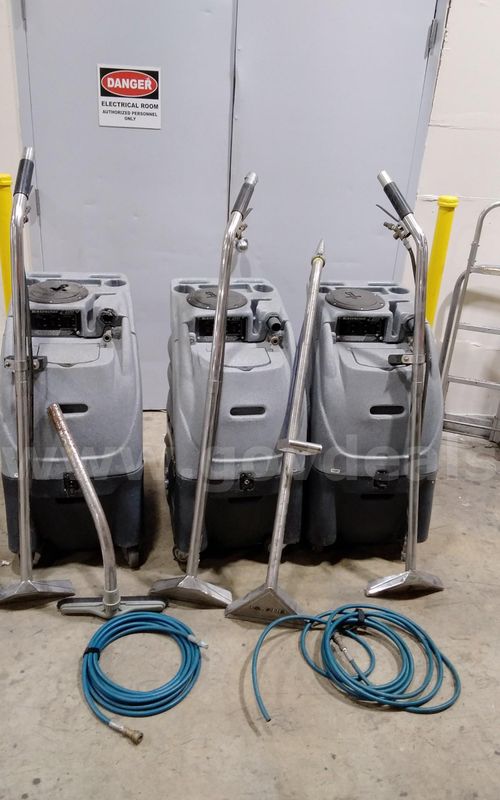 Lot of (3) carpet Extractor 2100 with the accessories.