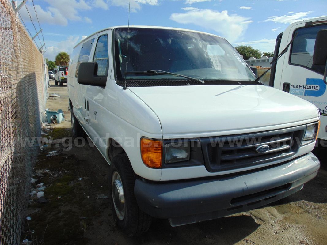 29258/ 2006 Ford Econoline. WASD 26-14 #15