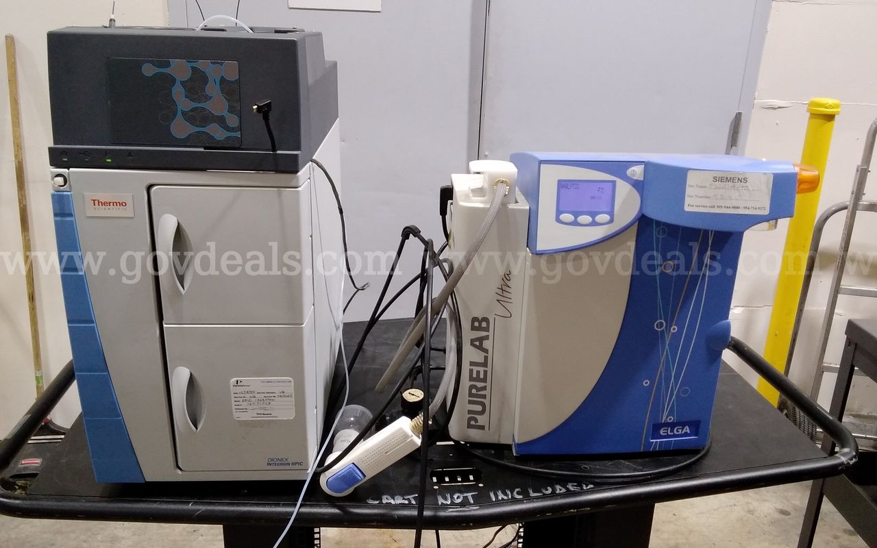 Lot of laboratory equipment.