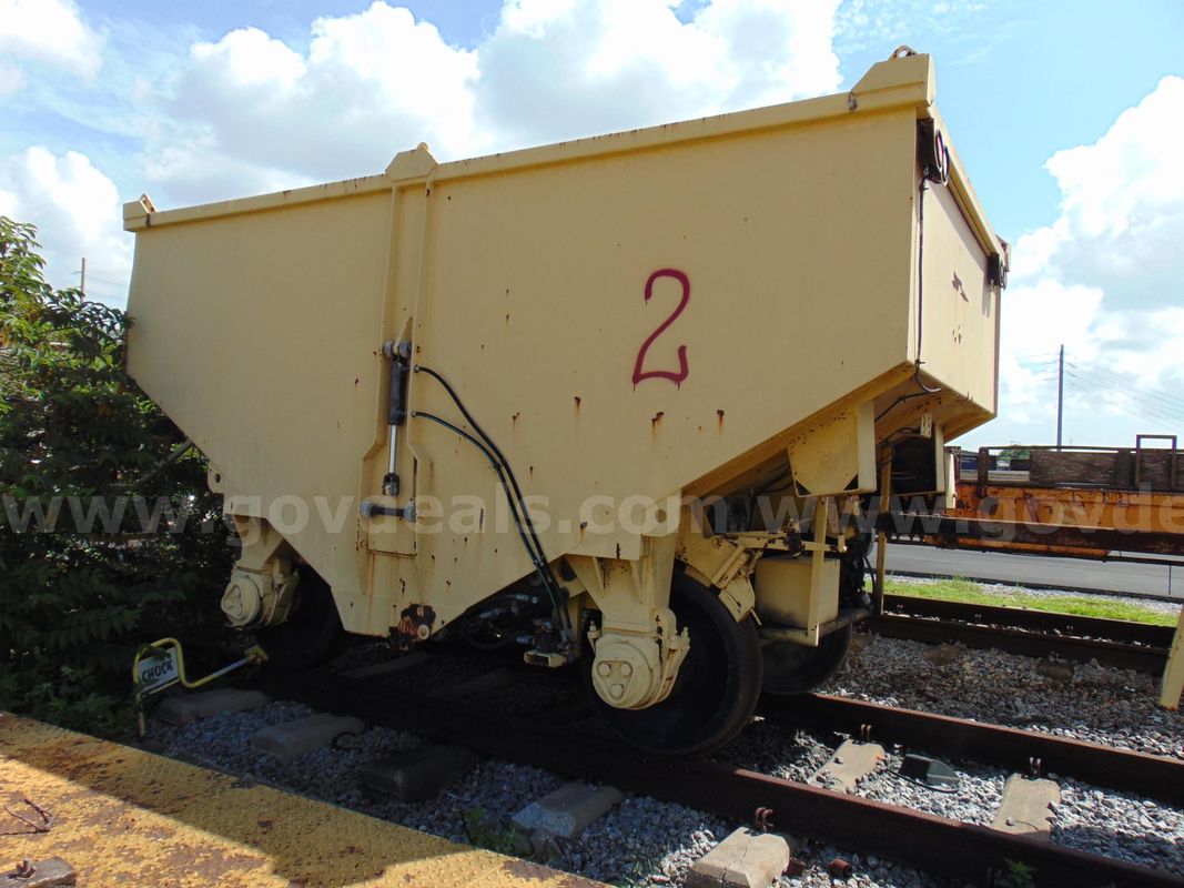Lot of (2) Hudson ballast cars. The items are being sold as scrap. DTPW 26-12 #2