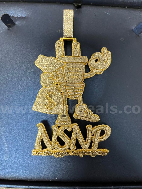 10K yellow gold and diamond plug pendant