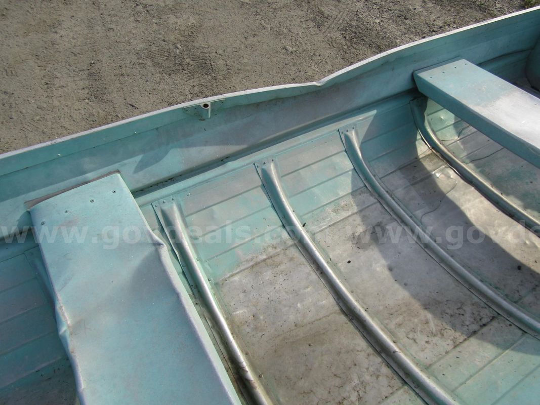 13'9" Starcraft Aluminum Boat