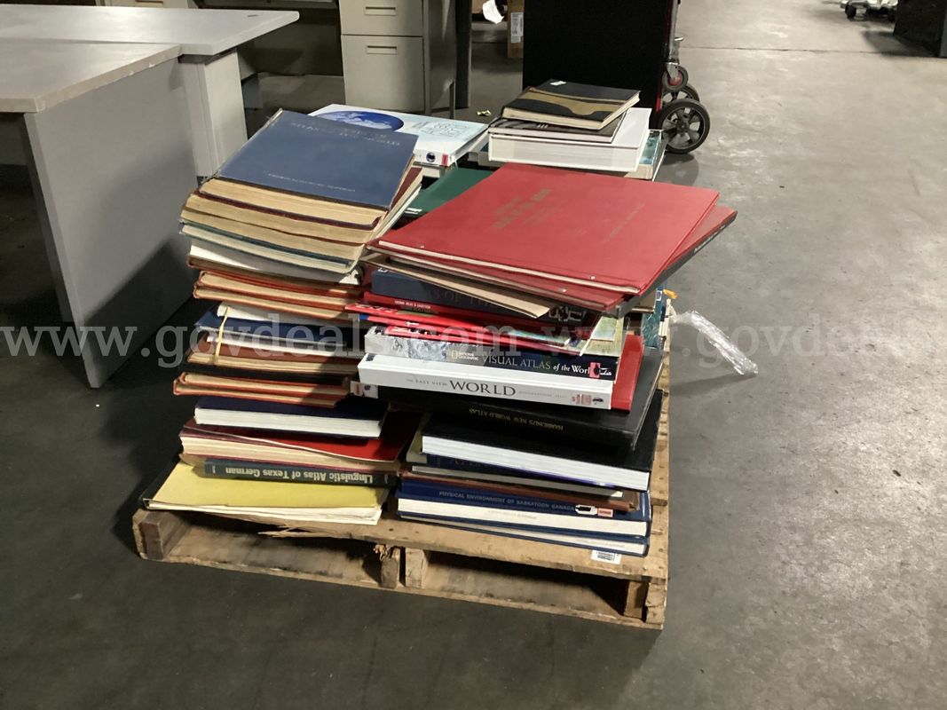 Pallet of Assorted Books.