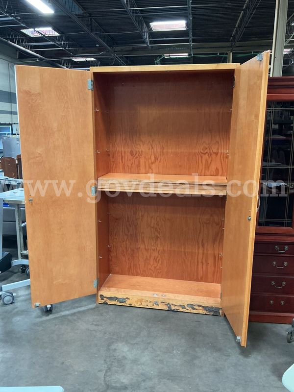 Cabinet.