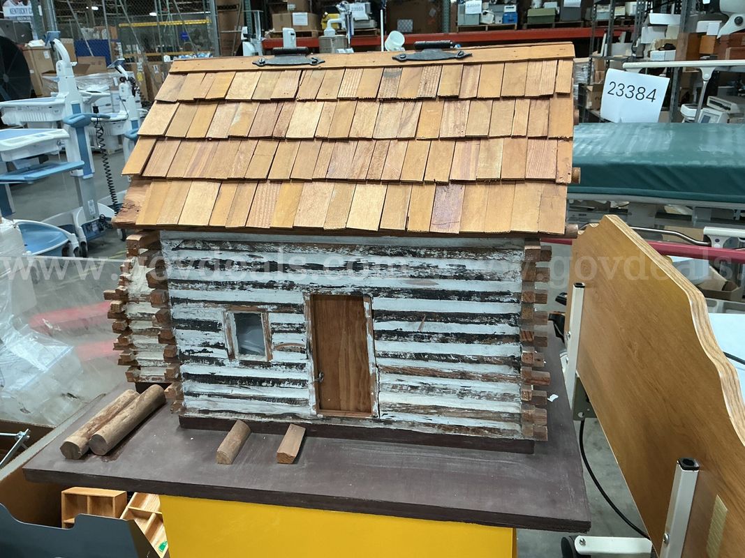 Toy Log Cabin w/Accessories
