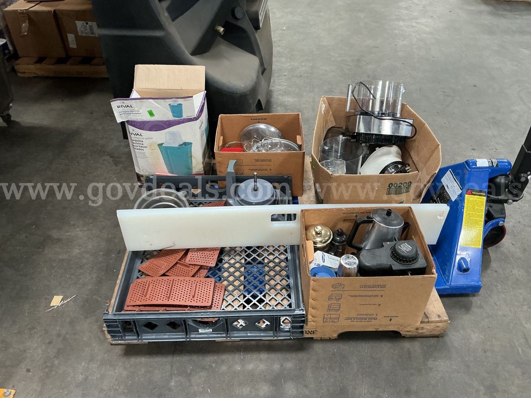 Pallet of Kitchen Items
