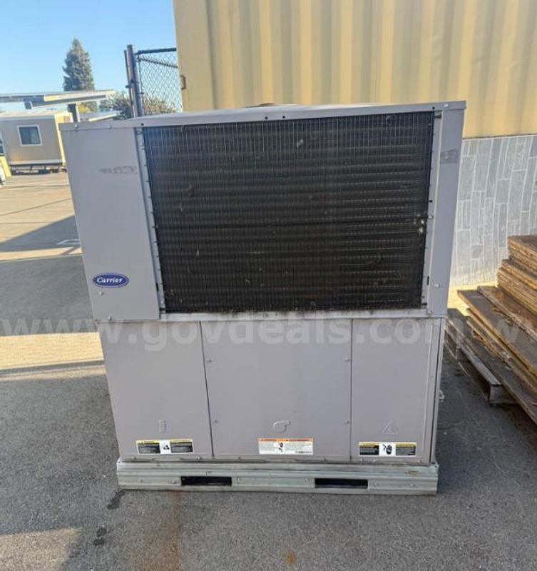 Carrier Comfort HVAC Unit Model 50VT-C42---30TP