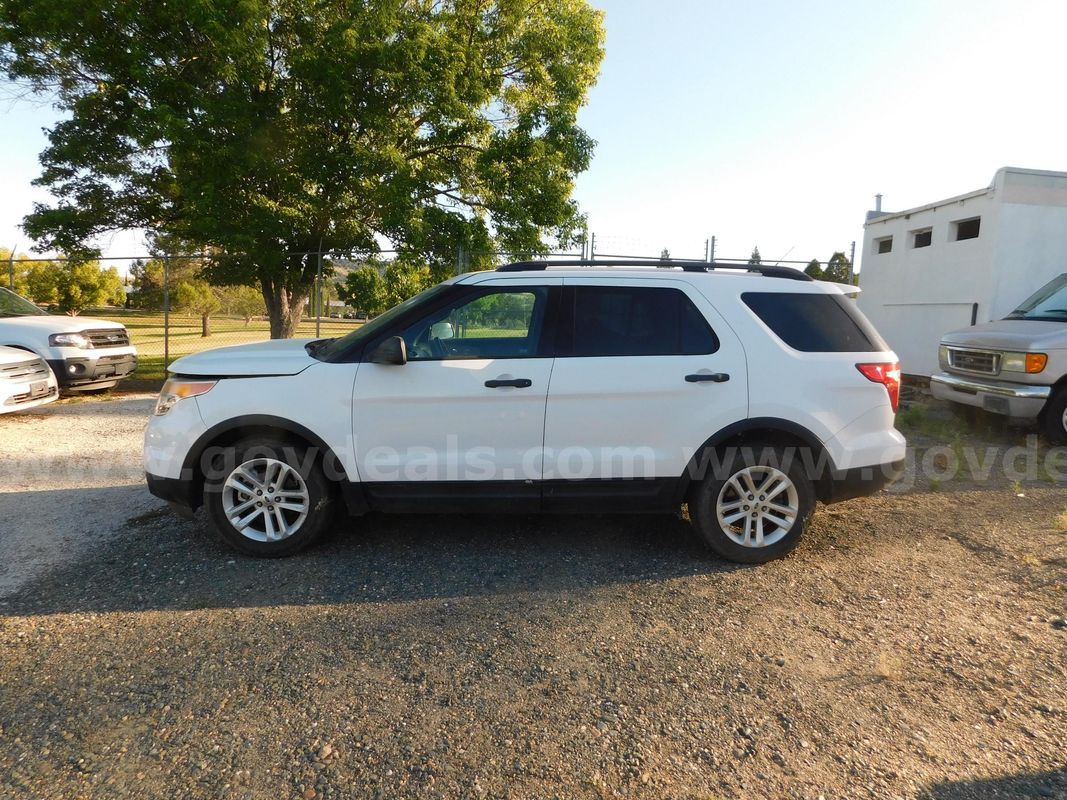 2015 Ford Explorer (California Residents Only)(Vehicle Pick Up Date 9/2/26)