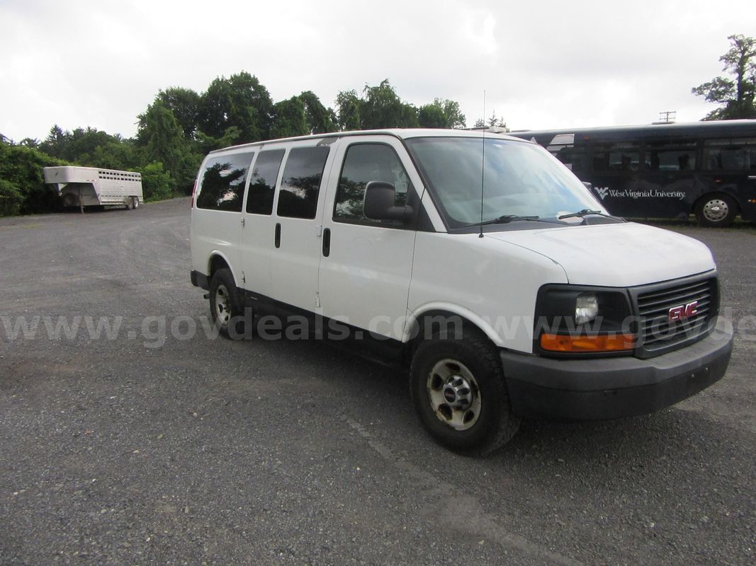2010 GMC Cargo van (2500)
