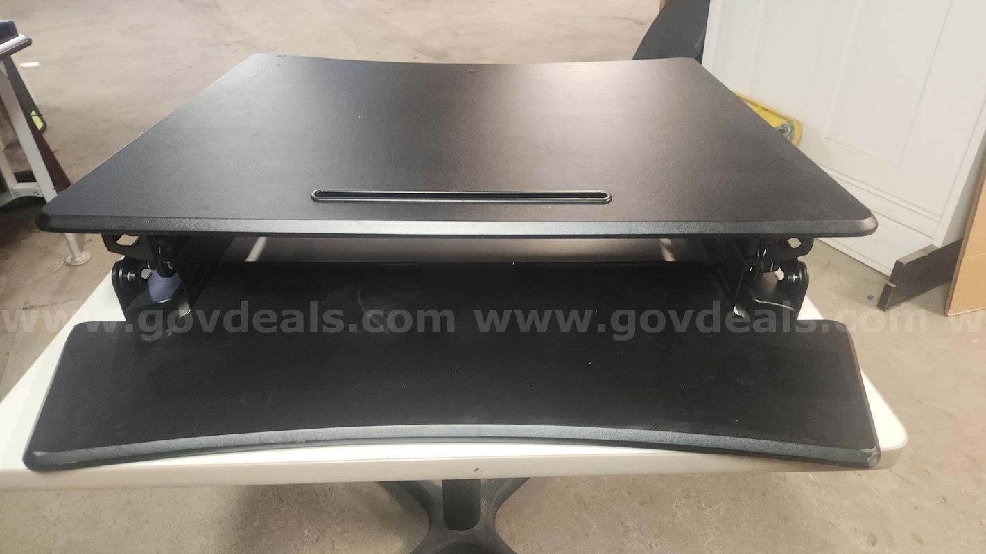 Sit/Stand desk topper