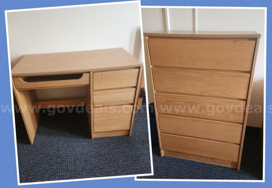 Dorm desk and dresser set