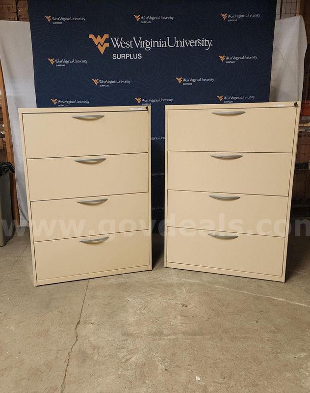 Set of 2 locking filing cabinets