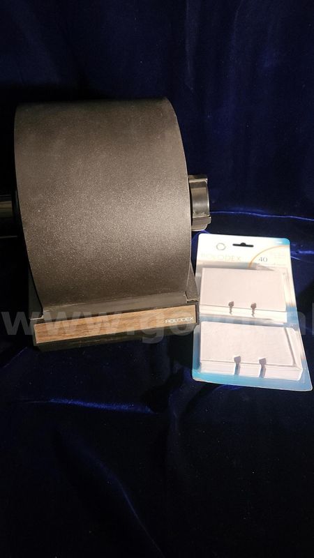 Large Rolodex w/2 refill packs