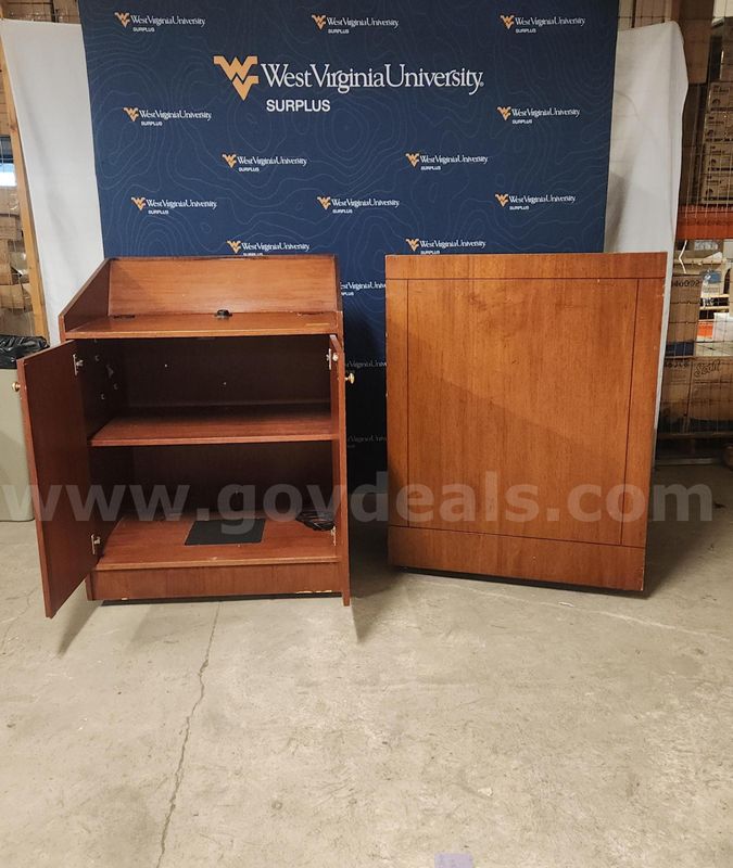 2 Lecterns on wheels