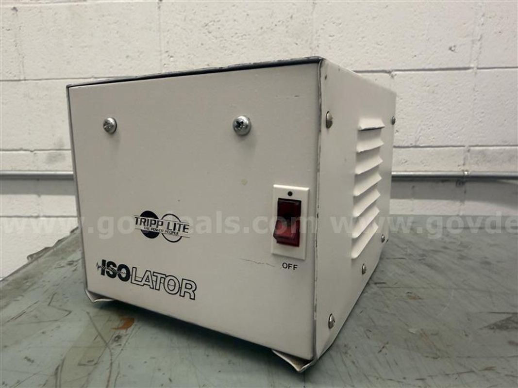TRIPP LITE IS800 ISOLATOR TRANSFORMER, SN#IS0307