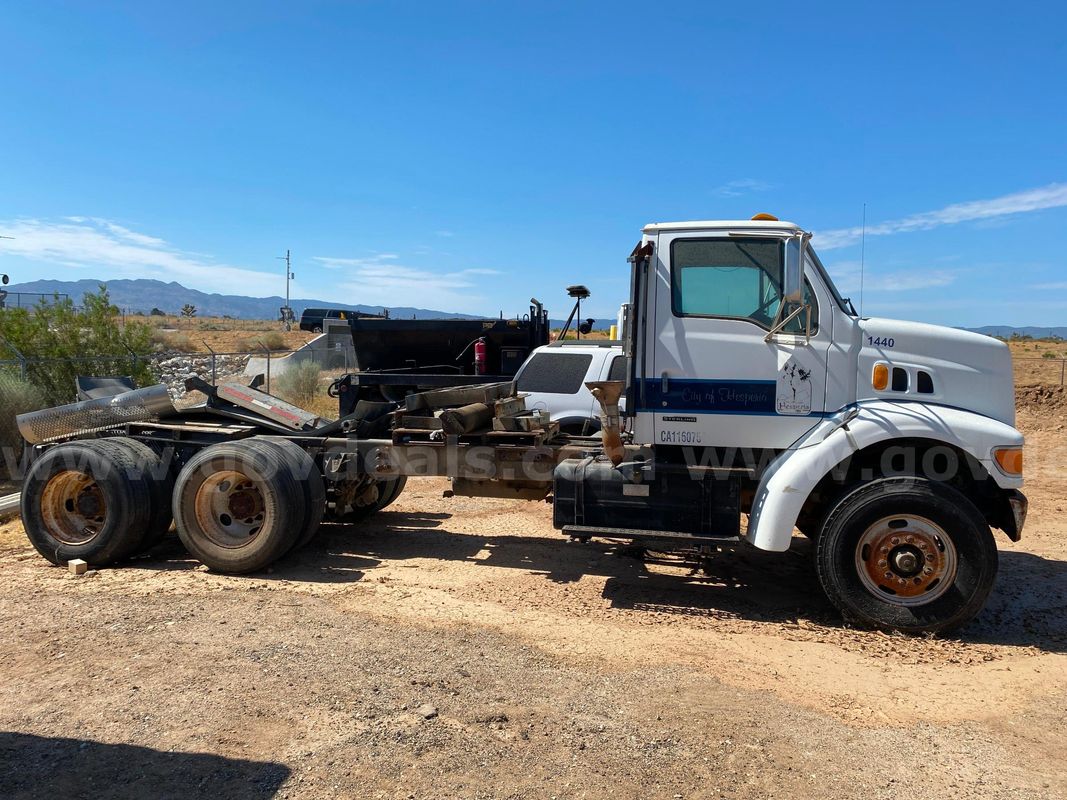 2000 Sterling L9500