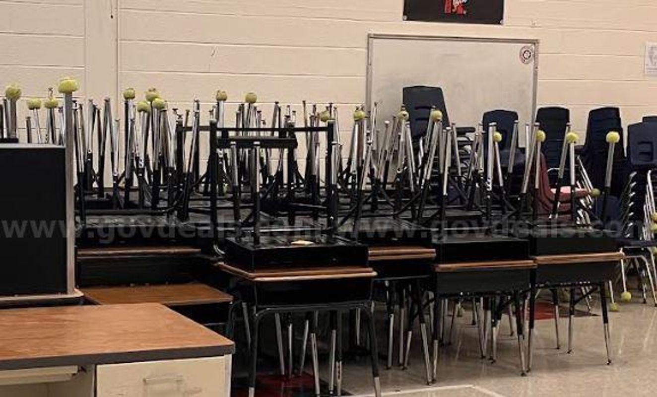 60 Student Desks