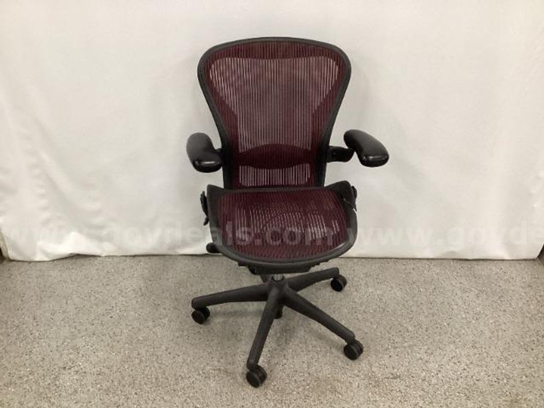 Herman Miller Aeron Classic Burgundy Size B Chair