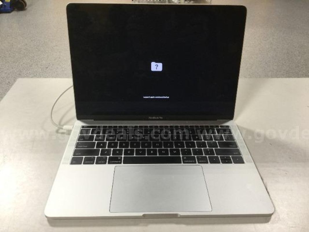 Apple MacBook Pro 13" A1708 14,1 i7-7660U @ 2.5 GHz - Parts/Repair