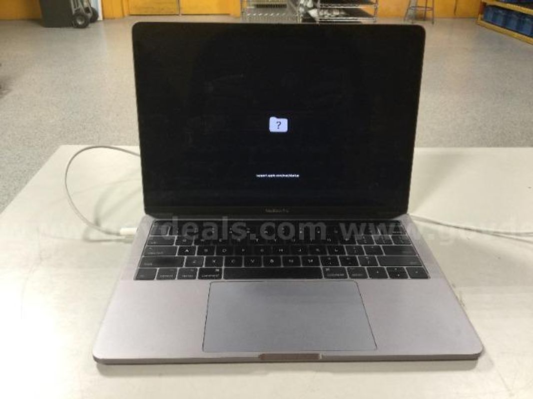 Apple MacBook Pro A1706 13" 14,2 I7-7567U @ 3.50 GHz - Parts/Repair