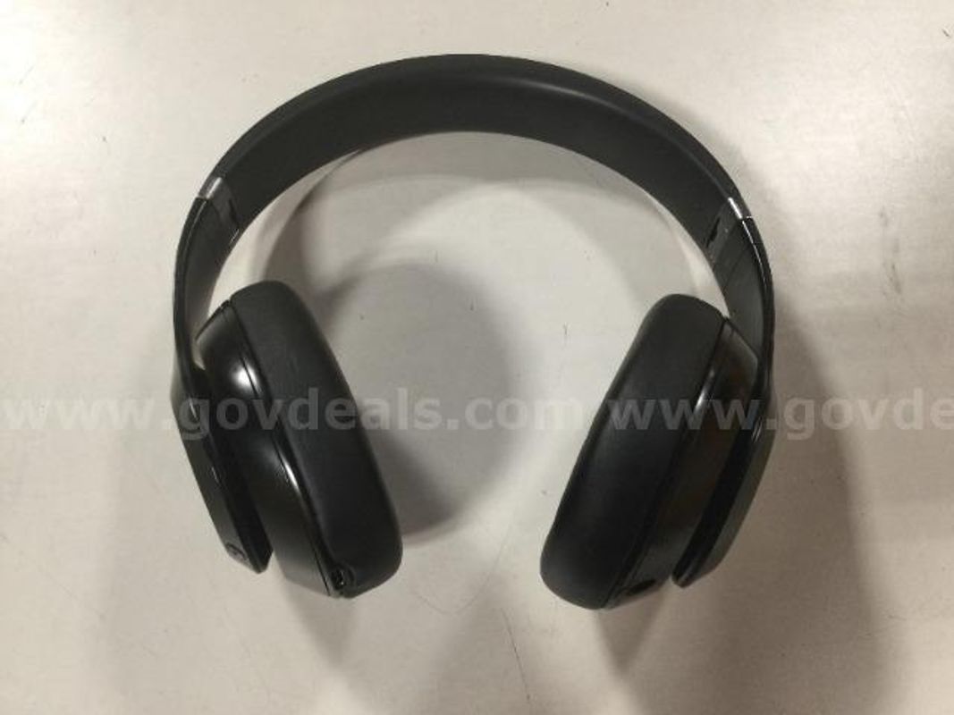 Beats Studio Pro Wireless Over-Ear Bluetooth Headphones Black A2924