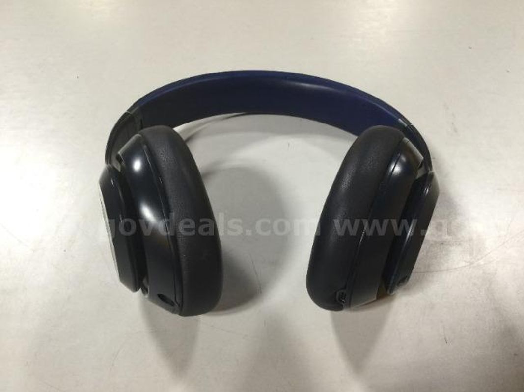 Beats Studio Pro Wireless Over-Ear Bluetooth Headphones A2924