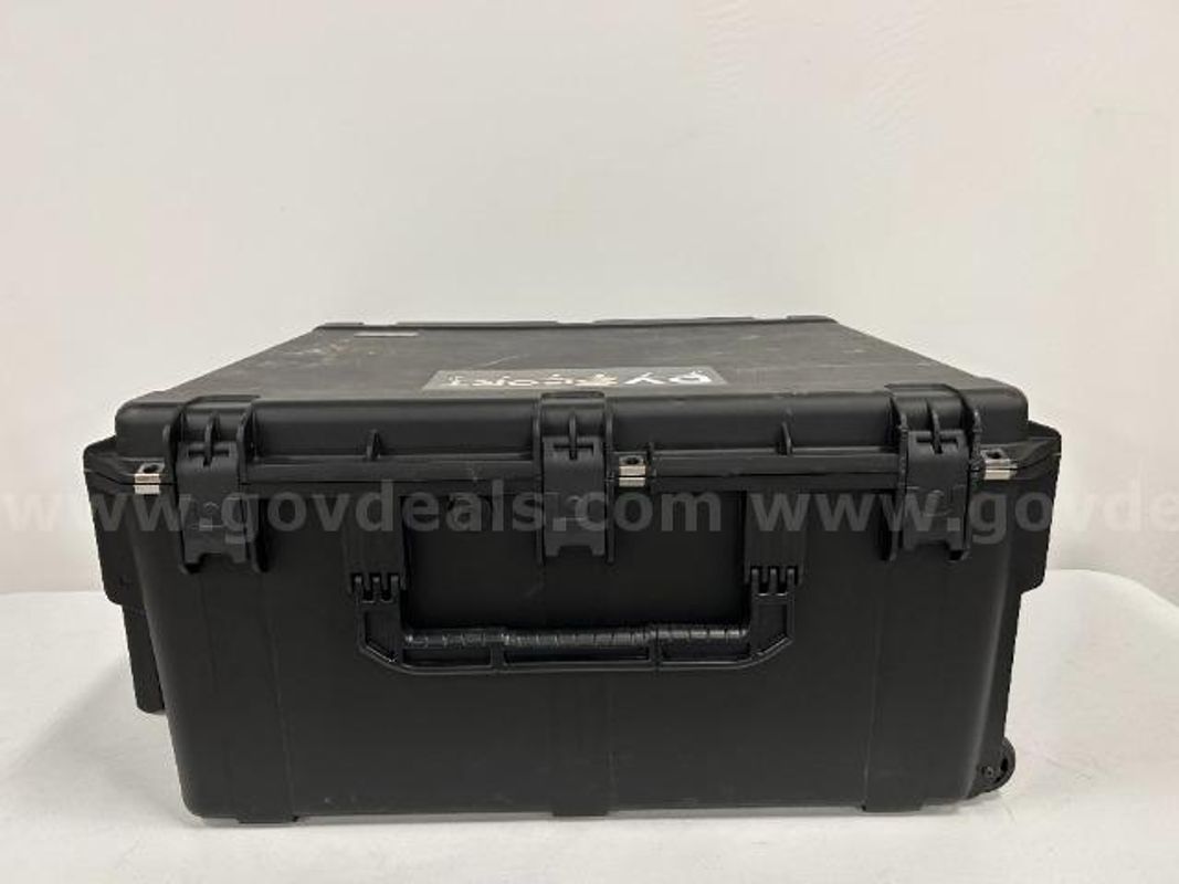 SKB Rolling Case