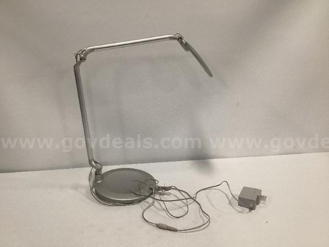 Humanscale Element Disc LED Task Light