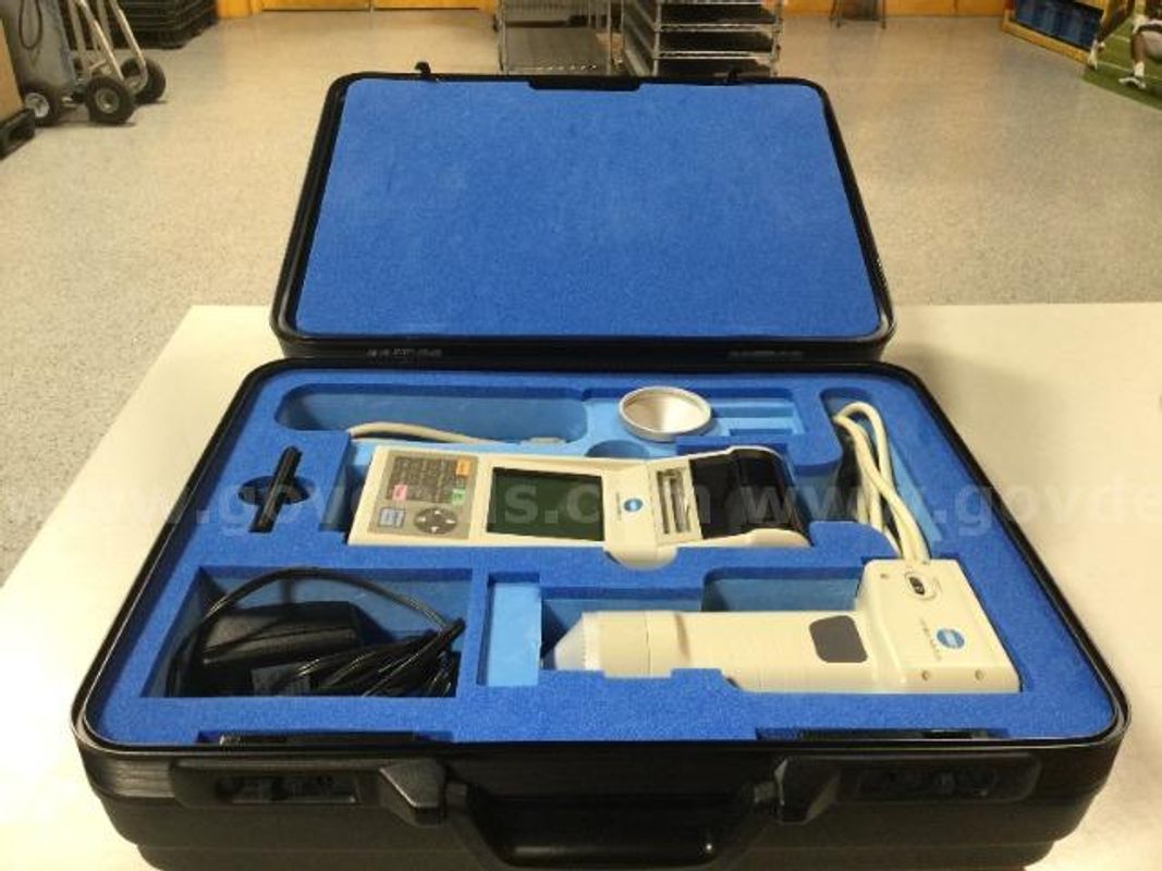 Konica Minolta Chroma Meter CR-400 Portable Colorimeter