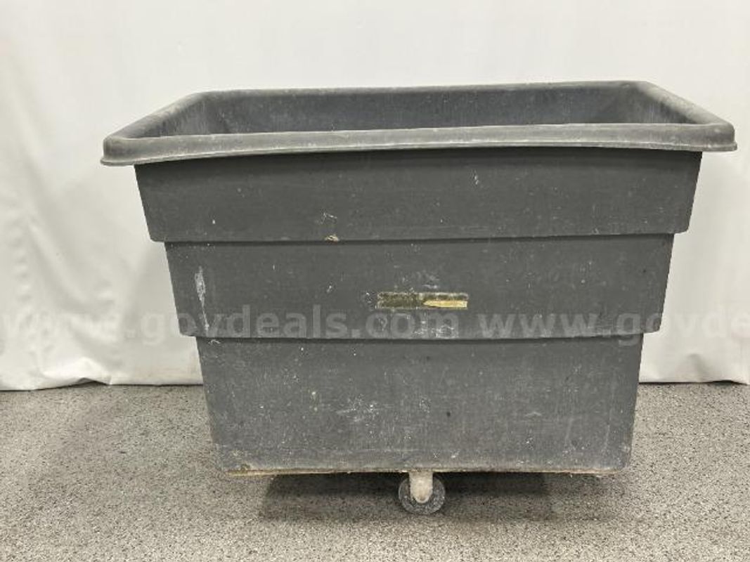 Rubbermaid 3712 Cube Truck
