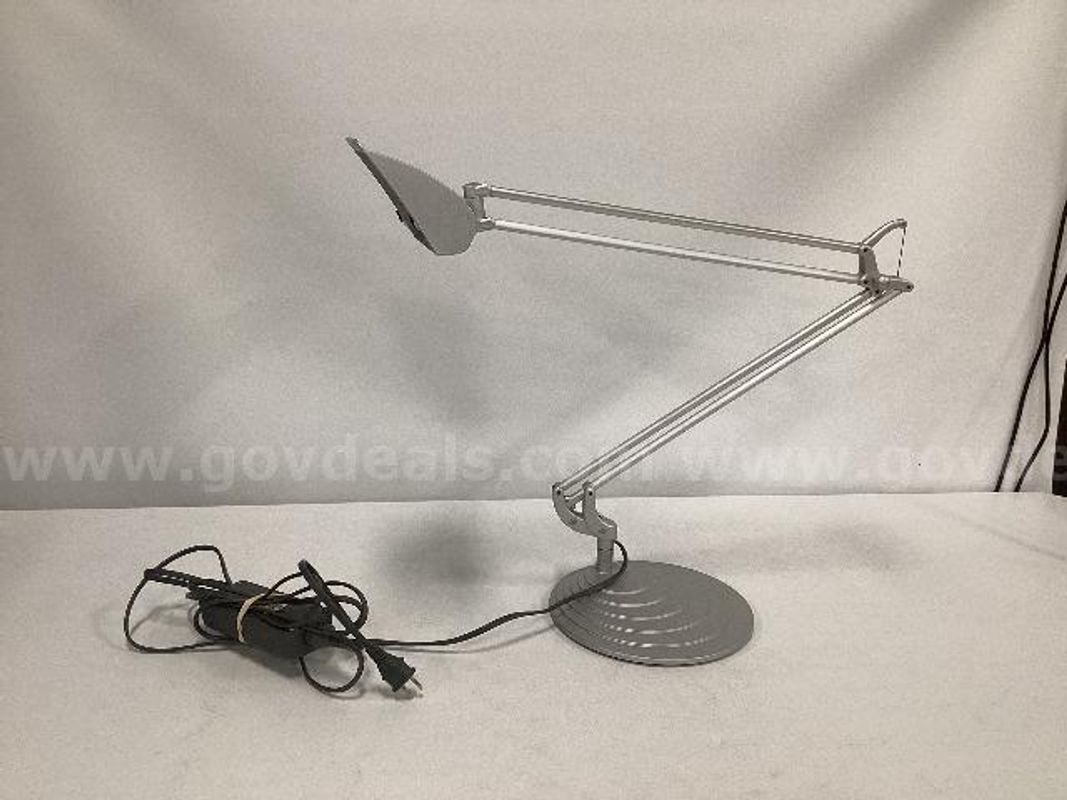 HumanScale Diffrient Task Light II