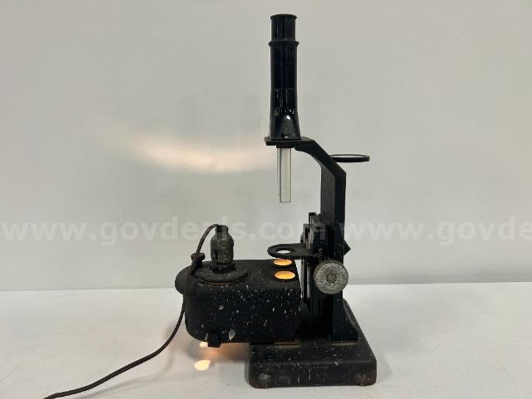 Vintage Bausch & Lomb Duboscq-type Colorimeter