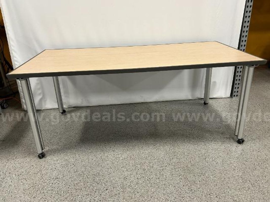 Knoll Large Rolling Table