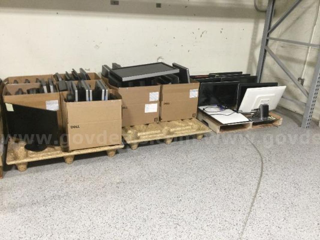 Lot of 77 Various Brands, Sizes of Monitors - Untested