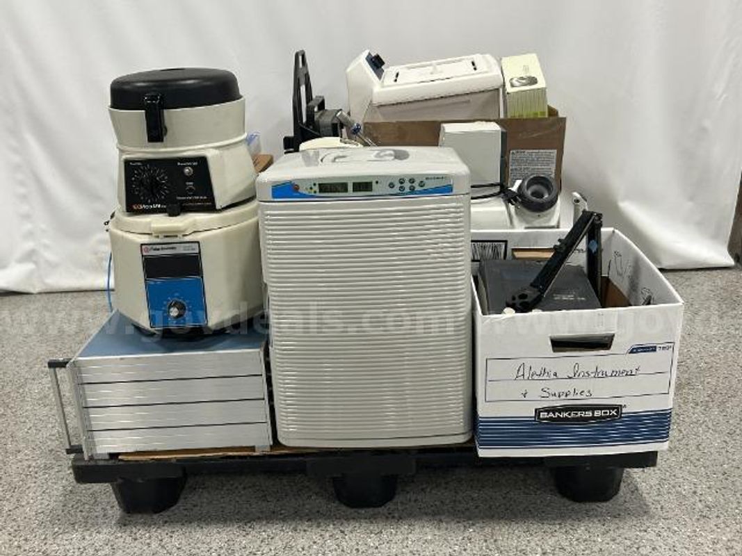 Lot of Laboratory Equipment