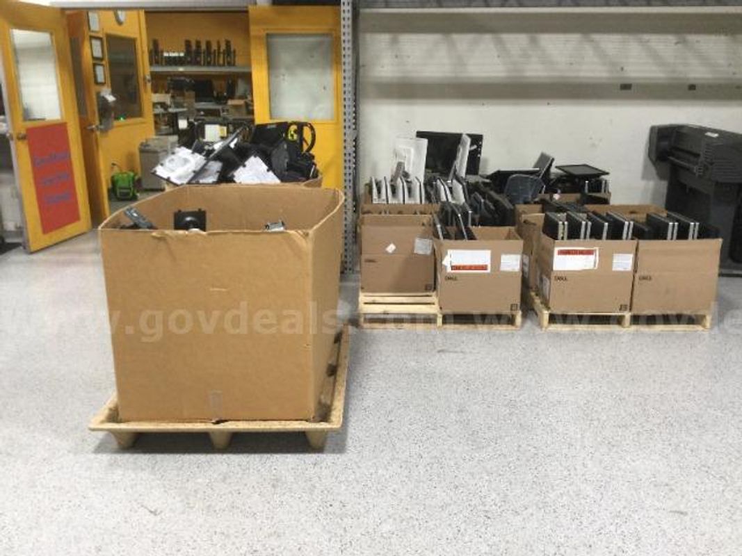 Lot of 170 Various Brands, Sizes of Monitors - Untested