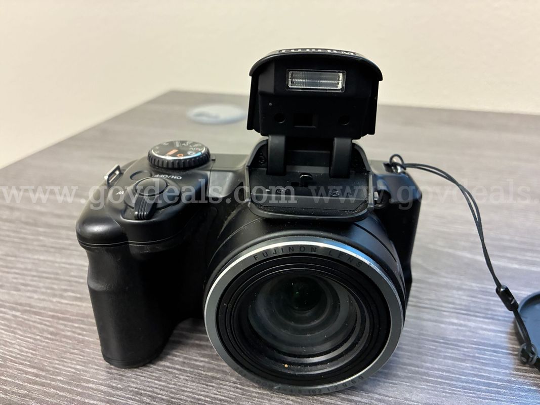 Fujifilm Finepix S8600 Camera