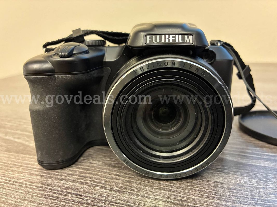 FUJIFILM FINEPIX S8600 CAMERA