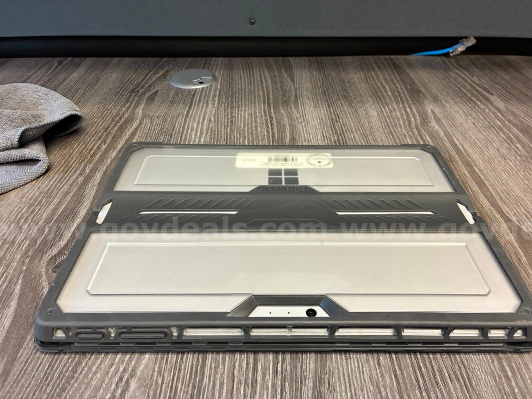 MICROSOFT SURFACE 1796 256gb (1 of 7)