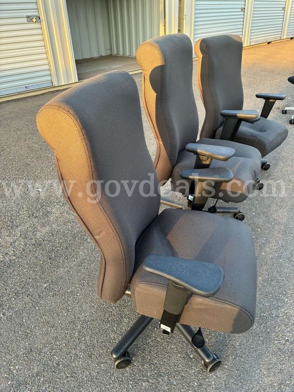 HIGH BACK OFFICE CHAIRS ON CASTERS