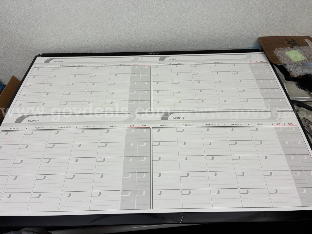 WHITE BOARD (CALENDAR)