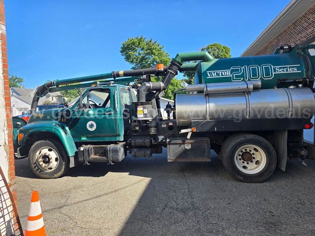 1997 Ford F800 Vactor Truck
