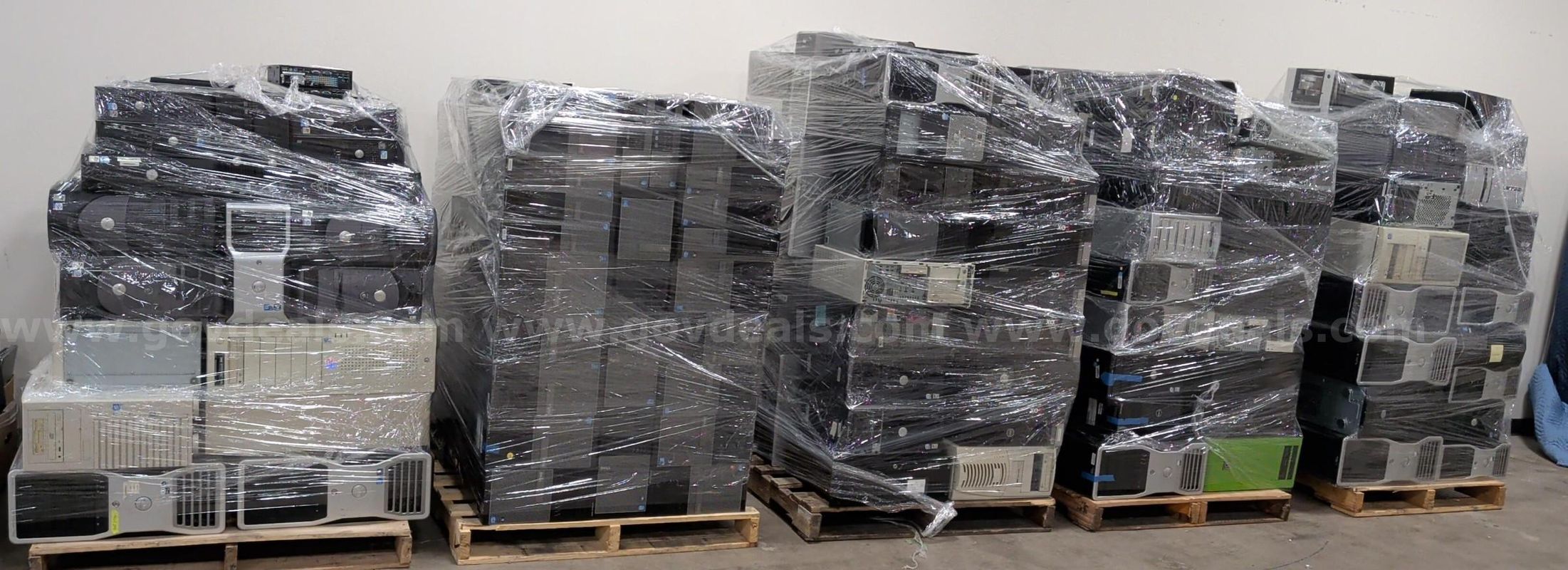 Lot of 5-Pallets of 219 Old and Newer Computer Towers