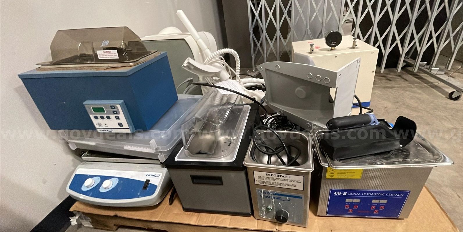 Mixed Laboratory Equipment Lot