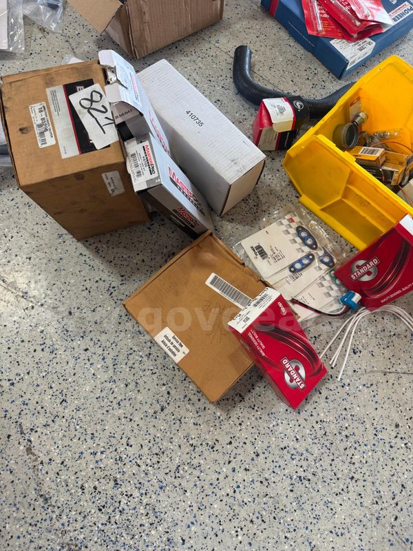 Misc STORE brand parts - LOT 1
